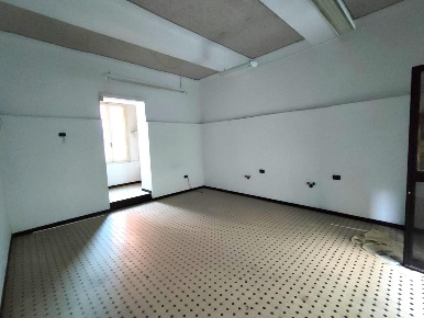 Foto Laboratorio a Massa Centro di 27 m² con 1 locali in vendita