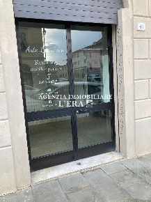 Foto Negozio a Pontedera Centro di 25 m² con 1 locali in affitto