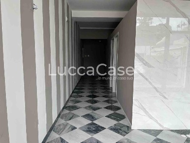 Foto Locale commerciale a Lucca San Pietro a Vico - San Cassiano di 74 m²