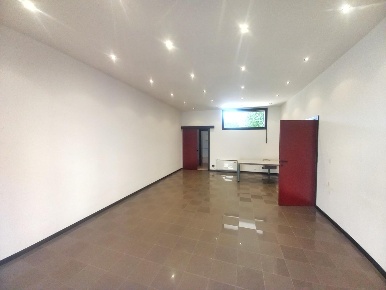 Foto Negozio a Castelfiorentino Centro di 70 m² con 2 locali in vendita