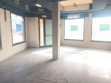 Foto Locale commerciale a Vicopisano di 110 m² con 1 locali in affitto