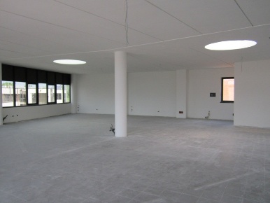 Foto Ufficio a San Giuliano Terme Ghezzano di 215 m² con 2 locali