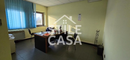Foto Ufficio a Capannori Lammari - Lunata di 80 m² con 5 locali in vendita