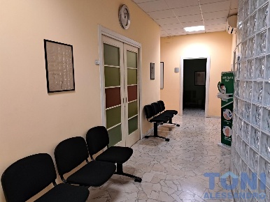Foto Ufficio a Vinci Spicchio-sovigliana di 1000 m² con 15 locali