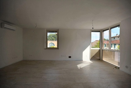 Foto Ufficio a Lucca San Concordio di 80 m² con 4 locali in affitto