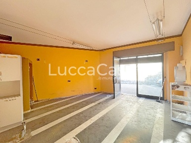 Foto Negozio a Lucca San Lorenzo a Vaccoli di 30 m² con 1 locali in vendita