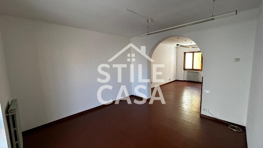 Foto Ufficio a Altopascio Altopascio Centro di 48 m² con 2 locali