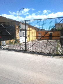 Foto Magazzino a Lucca di 164 m² con 3 locali in vendita