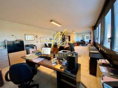 Foto Ufficio a Cecina Cecina Centro di 68 m² con 2 locali in vendita