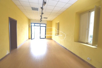 Foto Locale commerciale a Lucca San Marco - Acquacalda di 56 m² in vendita
