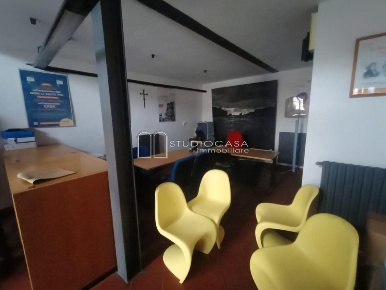 Foto Ufficio a San Giuliano Terme Colignola, Campo di 60 m² con 2 locali