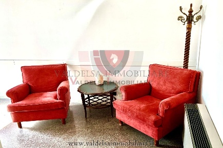 Foto Ufficio a Poggibonsi Centro di 76 m² con 4 locali in vendita