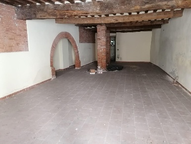 Foto Magazzino a Lucca Piazza Napoleone - San Michele di 100 m² in vendita