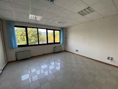 Foto Ufficio a Capannori Verciano - Guamo di 75 m² con 3 locali in affitto