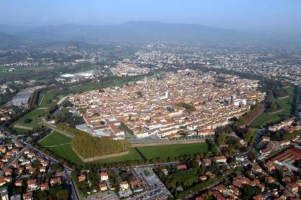 Foto Attività commerciale a Lucca San Vito di 100 m² con 1 locali