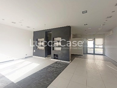 Foto Laboratorio a Capannori Lammari - Lunata di 90 m² con 1 locali
