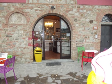 Foto Attività commerciale a Terricciola La Rosa di 60 m² con 4 locali
