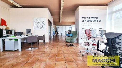 Foto Locale commerciale a Casciana Terme Lari Lari di 170 m² con 1 locali