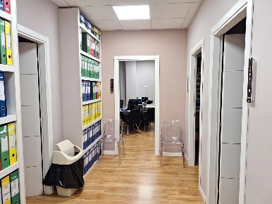 Foto Ufficio a Porcari Centro di 81 m² con 4 locali in affitto