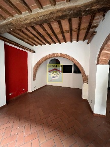 Foto Locale commerciale a Pisa Santa Maria di 85 m² con 3 locali in vendita