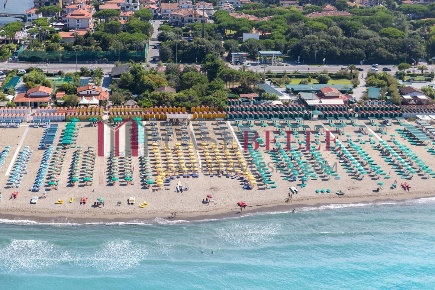 Foto Attività commerciale a Camaiore Lido di Camaiore di 25 m² con 2 locali