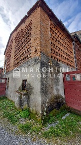Foto Magazzino a Lucca San Marco - Acquacalda di 85 m² con 2 locali