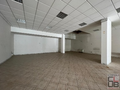 Foto Locale commerciale a Empoli Serravalle - Tinaia di 300 m² con 1 locali
