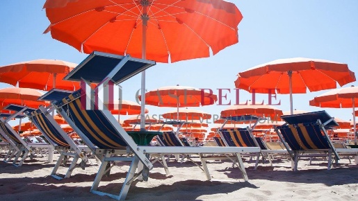 Foto Attività commerciale a Viareggio Lungomare di 100 m² con 2 locali