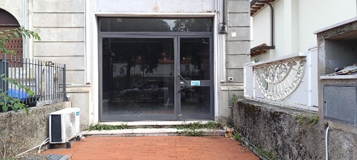 Foto Locale commerciale a Carrara Stadio, Sant'Antonio, Marasio di 70 m²