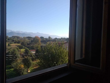 Foto Appartamento a Ameglia di 110 m² con 6 locali in vendita