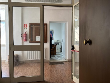 Foto Ufficio a Guidonia Montecelio Collefiorito di 324 m² con 12 locali
