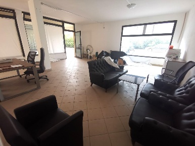 Foto Negozio a Fucecchio Centro di 74 m² con 1 locali in affitto