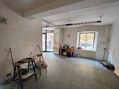 Foto Locale commerciale a Carrara Avenza di 40 m² con 1 locali in vendita