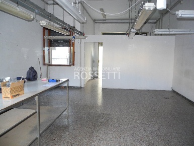 Foto Locale commerciale a Vinci Spicchio di 120 m² con 3 locali in affitto