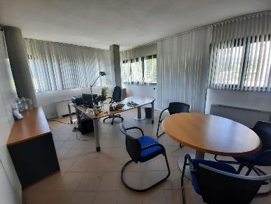 Foto Ufficio a Capannori Gragnano - Lappato di 100 m² con 3 locali