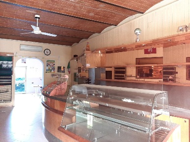 Foto Locale commerciale a Terricciola Selvatelle di 120 m² con 3 locali