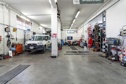 Foto Attività commerciale a San Casciano in Val di Pesa Cerbaia di 200 m²