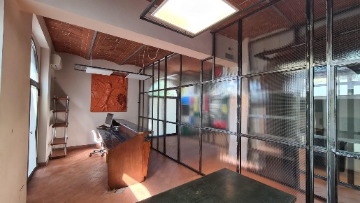 Foto Ufficio a Santa Croce sull'Arno Centro di 102 m² con 1 locali