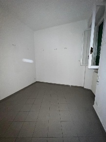 Foto Locale commerciale a Pisa Don Bosco di 34 m² con 2 locali in affitto