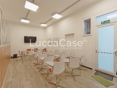 Foto Ufficio a Lucca San Concordio di 315 m² con 13 locali in affitto