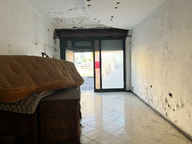 Foto Negozio a Lucca San Marco - Acquacalda di 24 m² con 1 locali