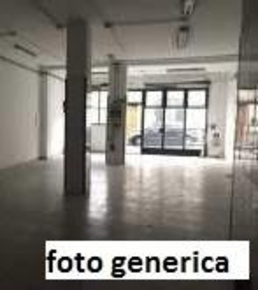 Foto Locale commerciale a Castelfranco di Sotto Centro di 180 m² in affitto