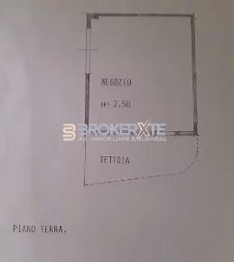 Foto Locale commerciale a Massa Centro di 45 m² con 1 locali in vendita