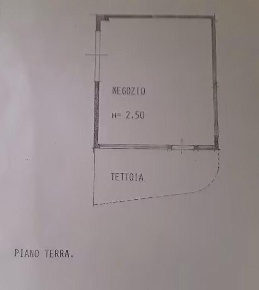 Foto Locale commerciale a Massa Centro di 45 m² con 1 locali in vendita