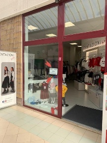 Foto Locale commerciale a Cecina Cecina Centro di 60 m² con 2 locali