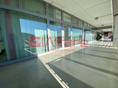 Foto Ufficio a Pieve a Nievole di 250 m² con 2 locali in affitto