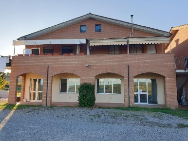 Foto Negozio a Chiusdino di 135 m² con 3 locali in vendita