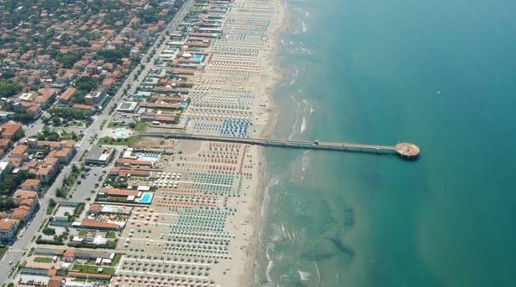 Foto Hotel a Pietrasanta di 550 m² con 24 locali in vendita