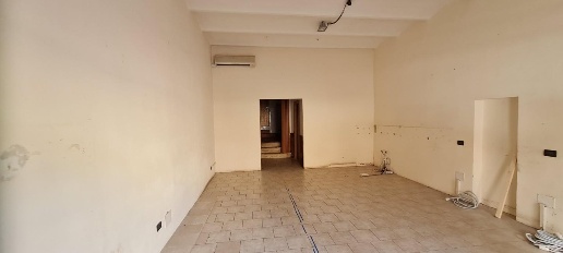Foto Locale commerciale a Monteriggioni Castellina Scalo di 70 m²