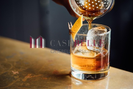 Foto Bar a Pietrasanta di 84 m² con 2 locali in vendita